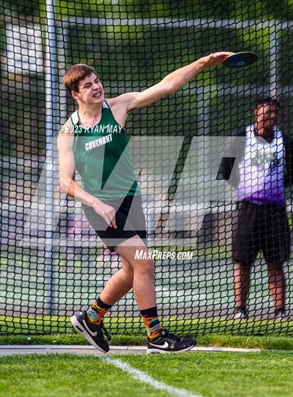 Thumbnail 2 in IHSAA Sectionals photogallery.