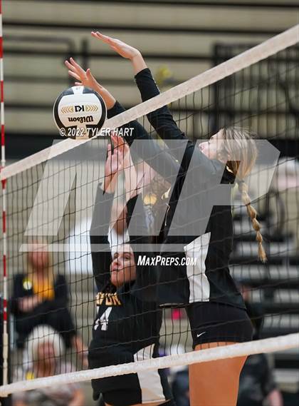 Thumbnail 2 in Plainfield @ Avon photogallery.