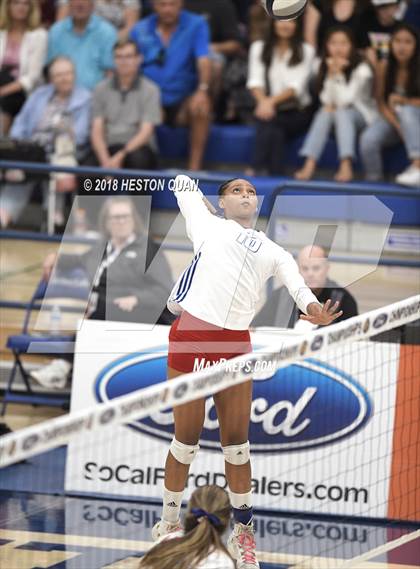 Thumbnail 3 in Trabuco Hills vs. Los Alamitos (CIF-SS D2 Final) photogallery.