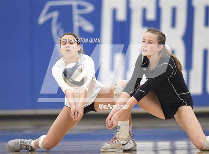 Thumbnail 1 in Trabuco Hills vs. Los Alamitos (CIF-SS D2 Final) photogallery.