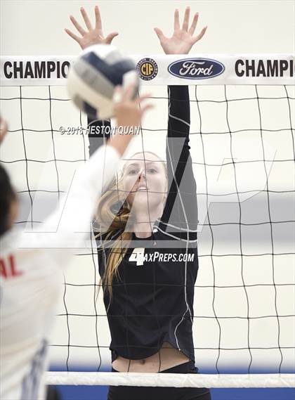 Thumbnail 2 in Trabuco Hills vs. Los Alamitos (CIF-SS D2 Final) photogallery.