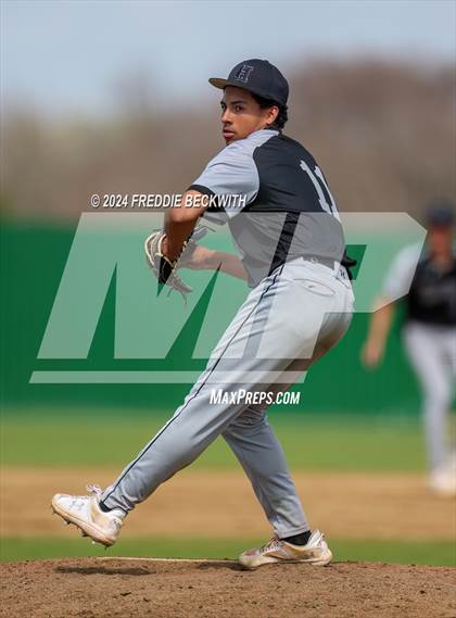 Thumbnail 3 in Pottsboro vs. Howe photogallery.