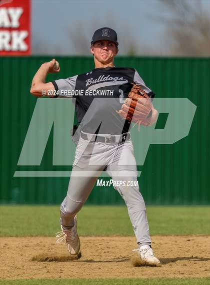 Thumbnail 1 in Pottsboro vs. Howe photogallery.