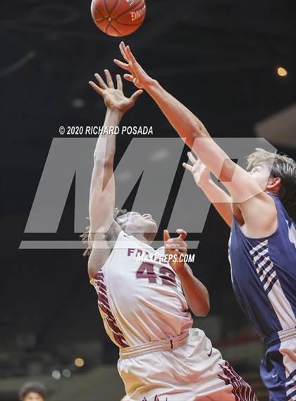 Thumbnail 2 in Independence vs. Redwood (CIF D2 Central Section Final) photogallery.