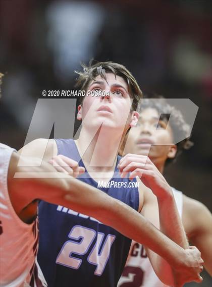 Thumbnail 2 in Independence vs. Redwood (CIF D2 Central Section Final) photogallery.