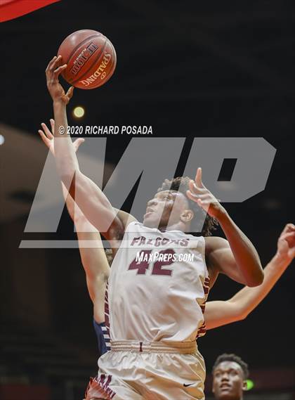 Thumbnail 2 in Independence vs. Redwood (CIF D2 Central Section Final) photogallery.