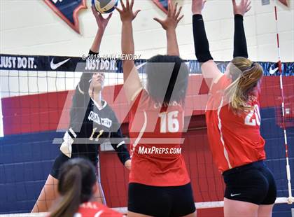 Thumbnail 2 in Cathedral Catholic vs. Queen Creek (Durango Fall Classic) photogallery.