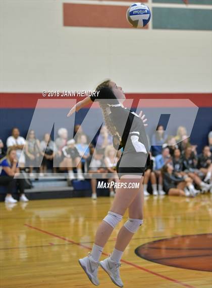 Thumbnail 2 in Cathedral Catholic vs. Queen Creek (Durango Fall Classic) photogallery.