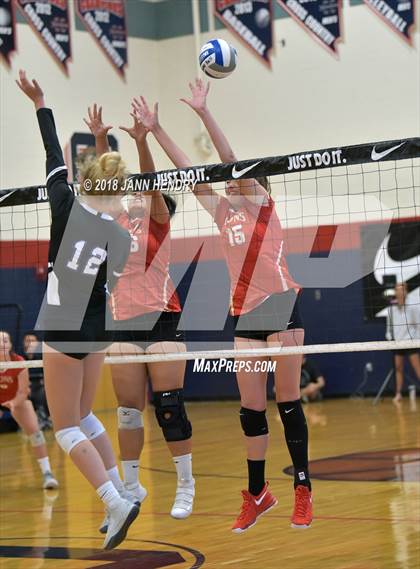 Thumbnail 2 in Cathedral Catholic vs. Queen Creek (Durango Fall Classic) photogallery.