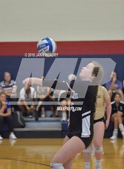 Thumbnail 2 in Cathedral Catholic vs. Queen Creek (Durango Fall Classic) photogallery.