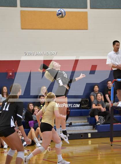 Thumbnail 2 in Cathedral Catholic vs. Queen Creek (Durango Fall Classic) photogallery.