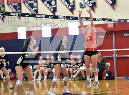 Thumbnail 3 in Cathedral Catholic vs. Queen Creek (Durango Fall Classic) photogallery.