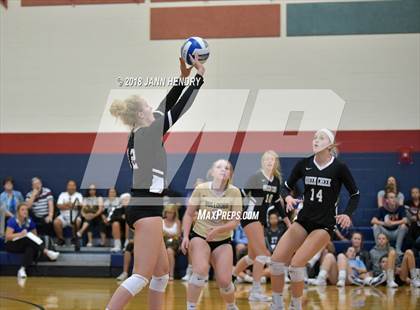 Thumbnail 3 in Cathedral Catholic vs. Queen Creek (Durango Fall Classic) photogallery.