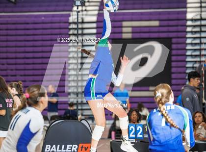 Thumbnail 1 in Mira Costa vs. Xavier College Prep (Durango Fall Classic) photogallery.
