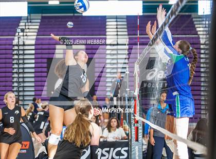 Thumbnail 2 in Mira Costa vs. Xavier College Prep (Durango Fall Classic) photogallery.