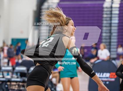 Thumbnail 1 in Mira Costa vs. Xavier College Prep (Durango Fall Classic) photogallery.