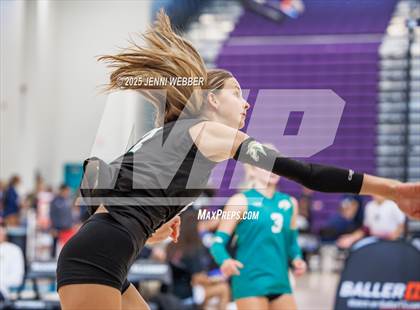 Thumbnail 3 in Mira Costa vs. Xavier College Prep (Durango Fall Classic) photogallery.