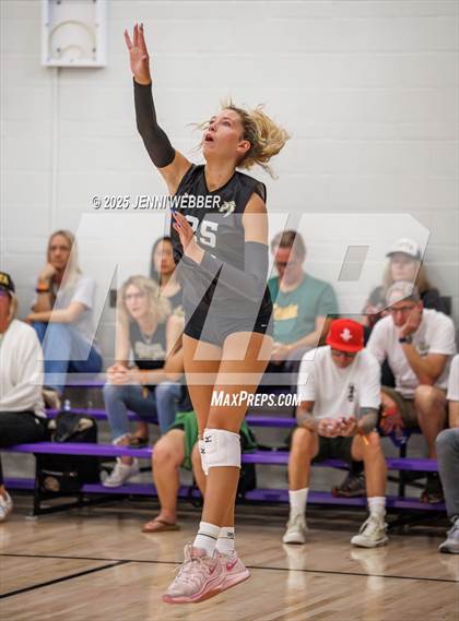 Thumbnail 3 in Mira Costa vs. Xavier College Prep (Durango Fall Classic) photogallery.