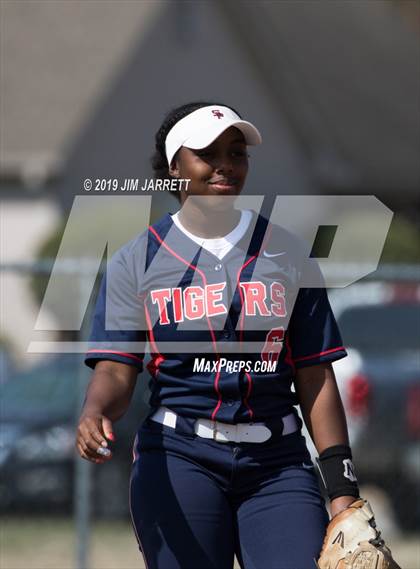 Thumbnail 2 in South Panola vs. Grenada photogallery.