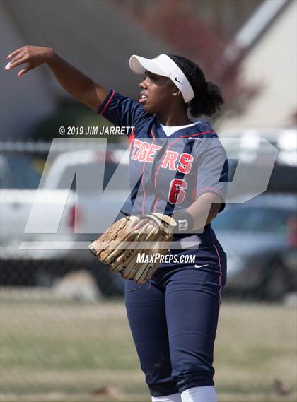 Thumbnail 3 in South Panola vs. Grenada photogallery.