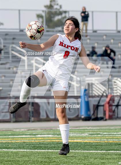 Thumbnail 1 in Whitney vs Ripon photogallery.