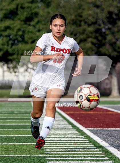 Thumbnail 3 in Whitney vs Ripon photogallery.