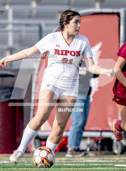 Thumbnail 3 in Whitney vs Ripon photogallery.