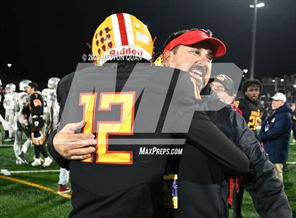 Thumbnail 3 in De La Salle vs. Mission Viejo (CIF State D1AA Final) photogallery.