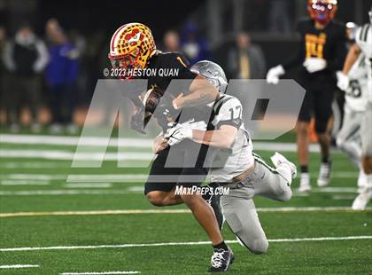 Thumbnail 3 in De La Salle vs. Mission Viejo (CIF State D1AA Final) photogallery.
