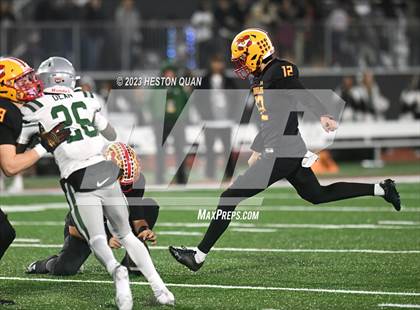 Thumbnail 3 in De La Salle vs. Mission Viejo (CIF State D1AA Final) photogallery.