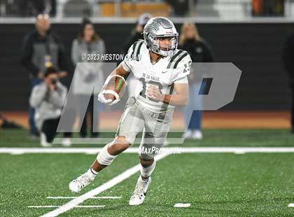 Thumbnail 2 in De La Salle vs. Mission Viejo (CIF State D1AA Final) photogallery.