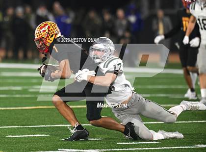 Thumbnail 2 in De La Salle vs. Mission Viejo (CIF State D1AA Final) photogallery.
