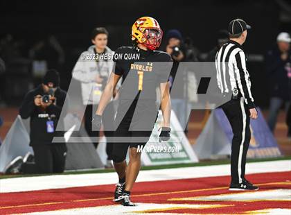 Thumbnail 3 in De La Salle vs. Mission Viejo (CIF State D1AA Final) photogallery.