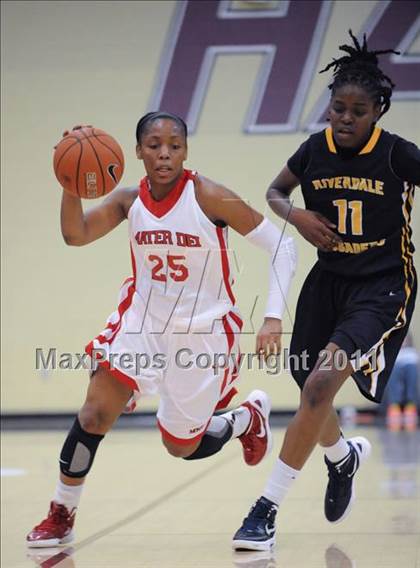Thumbnail 2 in Riverdale Baptist vs. Mater Dei (Nike Tournament of Champions) photogallery.