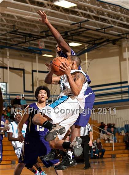 Thumbnail 1 in St. Joseph  vs Holy Name Central Catholic (Catholic School Showcase) photogallery.