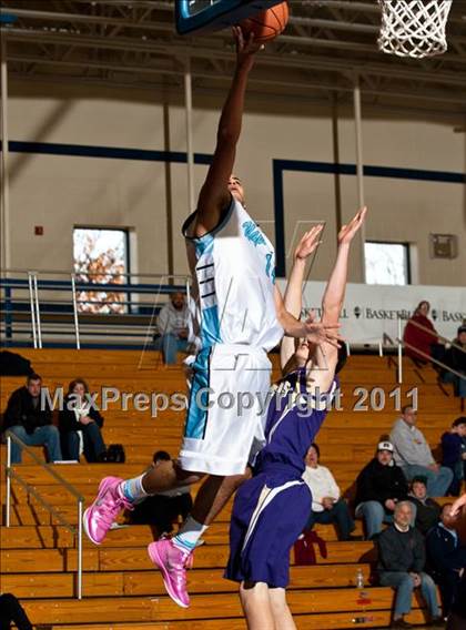 Thumbnail 1 in St. Joseph  vs Holy Name Central Catholic (Catholic School Showcase) photogallery.