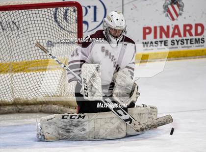 Thumbnail 2 in Goffstown vs Hanover (Brian C. Stone Memorial Christmas Tournament) photogallery.