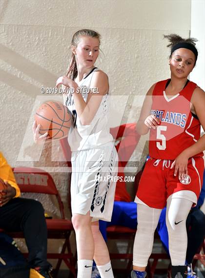 Thumbnail 1 in Highlands vs. Casa Roble (Viking Classic) photogallery.