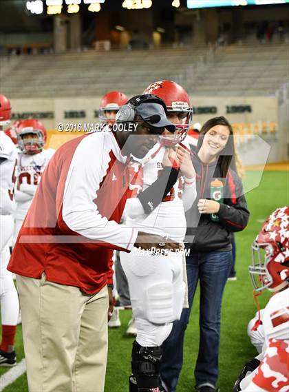 Thumbnail 3 in Sweetwater vs. Gilmer (UIL 4A Semifinal) photogallery.