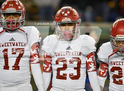 Thumbnail 1 in Sweetwater vs. Gilmer (UIL 4A Semifinal) photogallery.