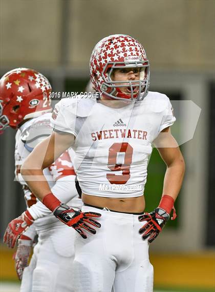 Thumbnail 1 in Sweetwater vs. Gilmer (UIL 4A Semifinal) photogallery.