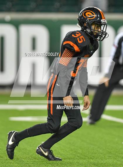 Thumbnail 3 in Sweetwater vs. Gilmer (UIL 4A Semifinal) photogallery.