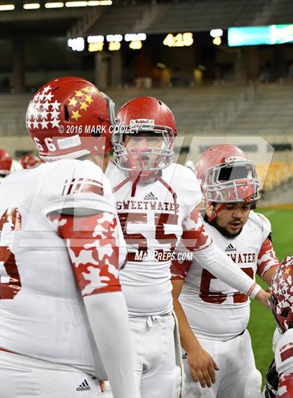 Thumbnail 3 in Sweetwater vs. Gilmer (UIL 4A Semifinal) photogallery.