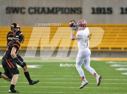 Thumbnail 2 in Sweetwater vs. Gilmer (UIL 4A Semifinal) photogallery.