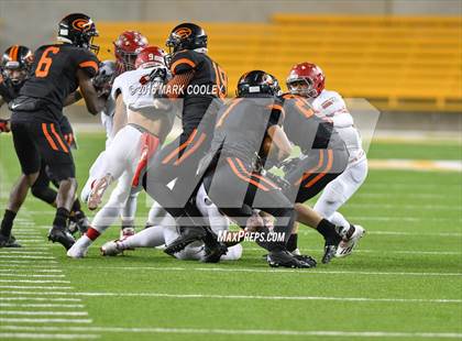 Thumbnail 2 in Sweetwater vs. Gilmer (UIL 4A Semifinal) photogallery.