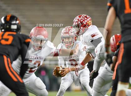 Thumbnail 1 in Sweetwater vs. Gilmer (UIL 4A Semifinal) photogallery.