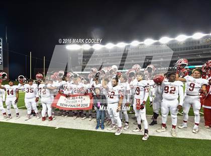 Thumbnail 1 in Sweetwater vs. Gilmer (UIL 4A Semifinal) photogallery.