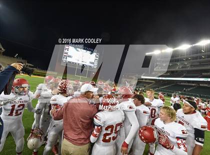 Thumbnail 2 in Sweetwater vs. Gilmer (UIL 4A Semifinal) photogallery.