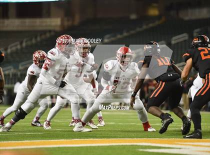 Thumbnail 3 in Sweetwater vs. Gilmer (UIL 4A Semifinal) photogallery.