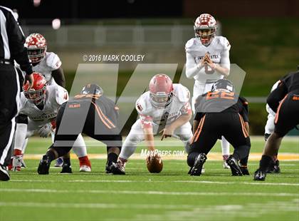 Thumbnail 3 in Sweetwater vs. Gilmer (UIL 4A Semifinal) photogallery.